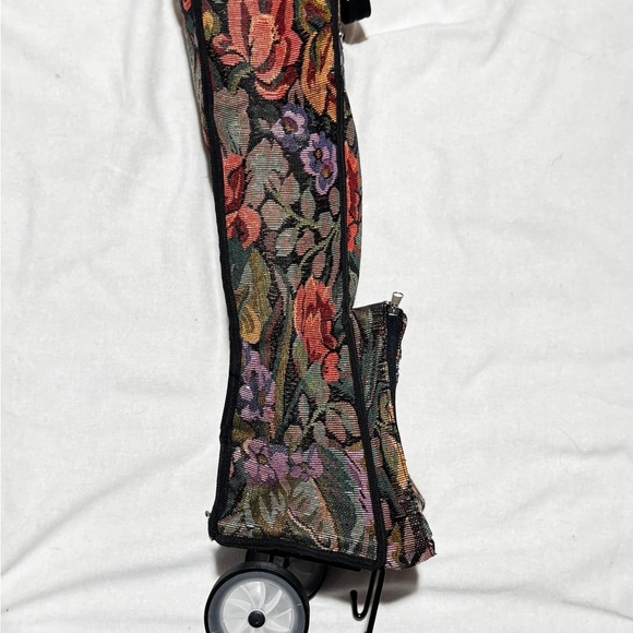 Vintage-Style Floral Tapestry Rolling Cart Tote with Wheels - Picture 6 of 10
